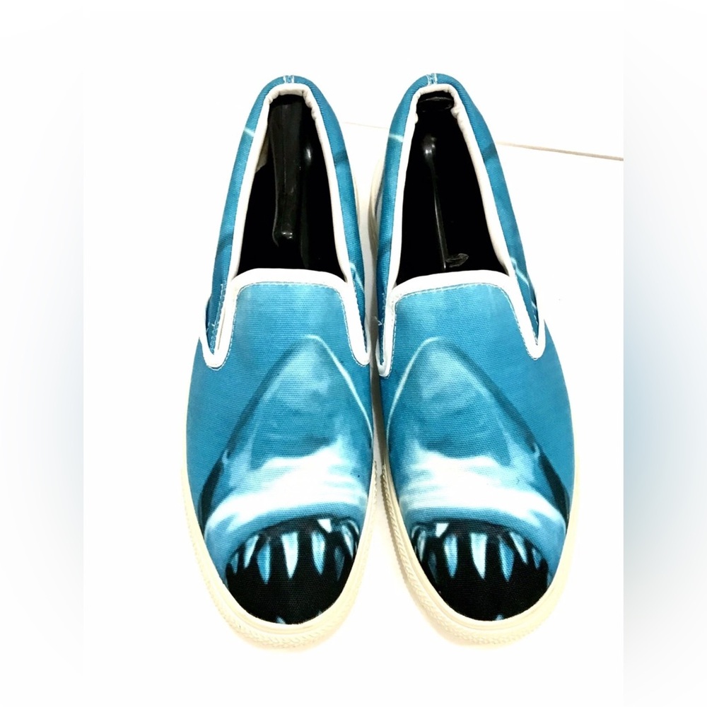 Shark Print Slip-On Shoes Men 10 sport summer wear